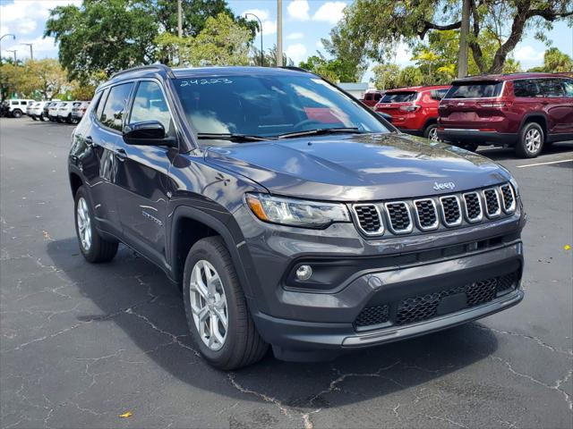 2024 Jeep Compass COMPASS LATITUDE 4X4