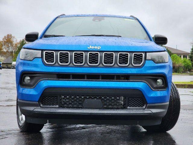 2024 Jeep Compass COMPASS LATITUDE 4X4