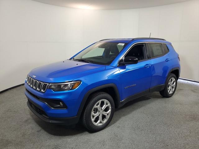 2024 Jeep Compass COMPASS LATITUDE 4X4