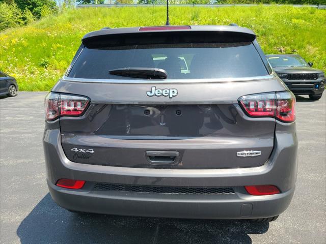 2024 Jeep Compass COMPASS LATITUDE LUX 4X4