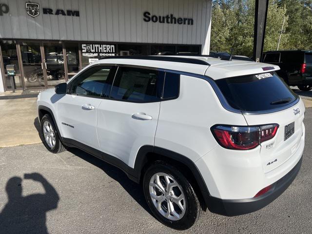 2024 Jeep Compass COMPASS LATITUDE 4X4