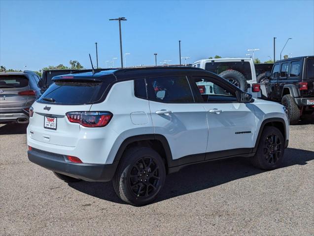 2024 Jeep Compass COMPASS LATITUDE 4X4