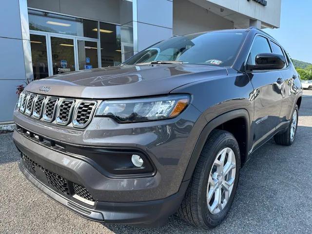 2024 Jeep Compass COMPASS LATITUDE 4X4