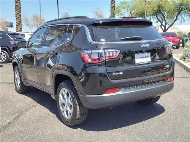 2024 Jeep Compass COMPASS LATITUDE 4X4