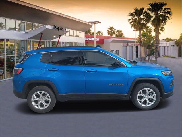 2024 Jeep Compass COMPASS LATITUDE 4X4