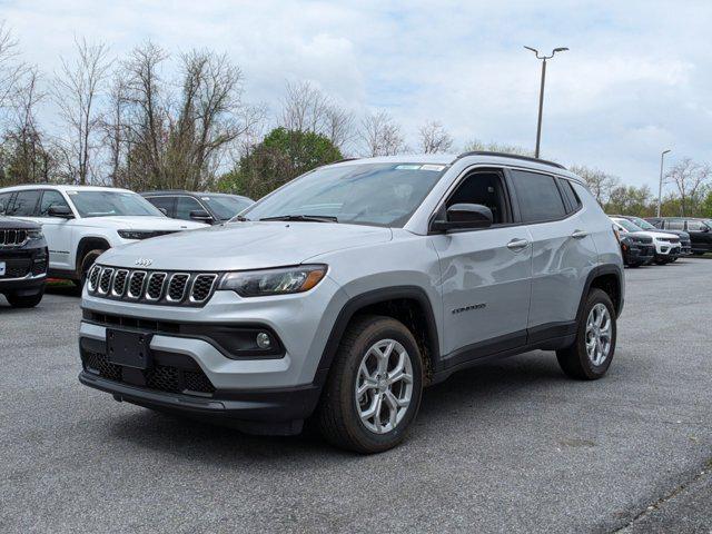 2024 Jeep Compass COMPASS LATITUDE 4X4