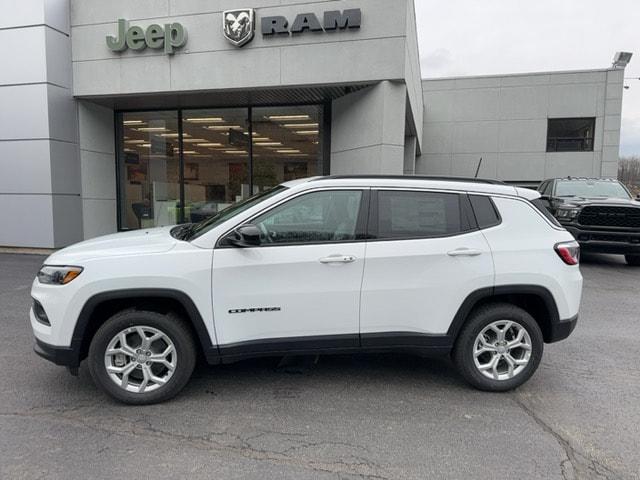 2024 Jeep Compass COMPASS LATITUDE 4X4