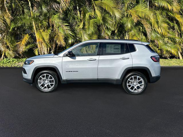 2024 Jeep Compass COMPASS LATITUDE LUX 4X4