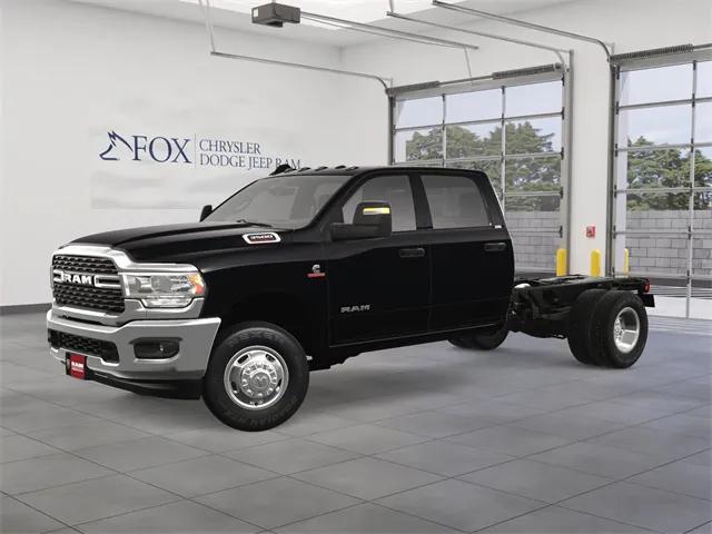 2024 RAM Ram 3500 Chassis Cab RAM 3500 SLT CREW CAB CHASSIS 4X4 60 CA
