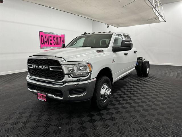 2024 RAM Ram 3500 Chassis Cab RAM 3500 TRADESMAN CREW CAB CHASSIS 4X4 60 CA