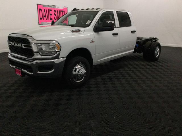 2024 RAM Ram 3500 Chassis Cab RAM 3500 TRADESMAN CREW CAB CHASSIS 4X4 60 CA