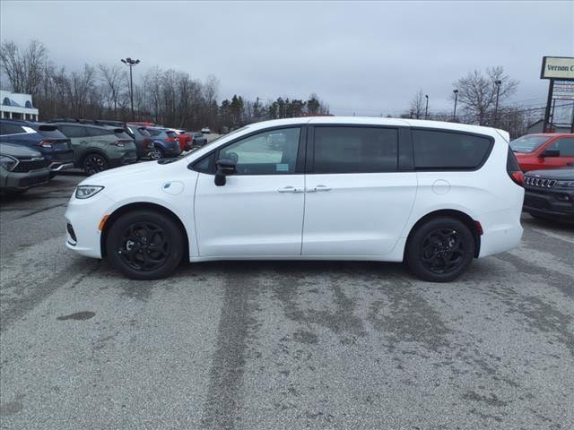 2024 Chrysler Pacifica Hybrid PACIFICA PLUG-IN HYBRID S APPEARANCE