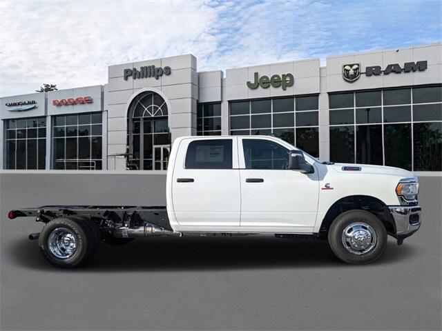 2024 RAM Ram 3500 Chassis Cab RAM 3500 TRADESMAN CREW CAB CHASSIS 4X4 60 CA