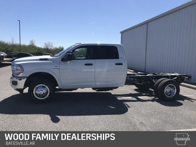 2024 RAM Ram 3500 Chassis Cab RAM 3500 SLT CREW CAB CHASSIS 4X4 60 CA