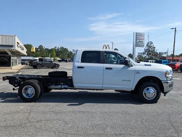 2024 RAM Ram 3500 Chassis Cab RAM 3500 SLT CREW CAB CHASSIS 4X4 60 CA