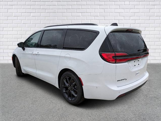 2024 Chrysler Pacifica PACIFICA LIMITED