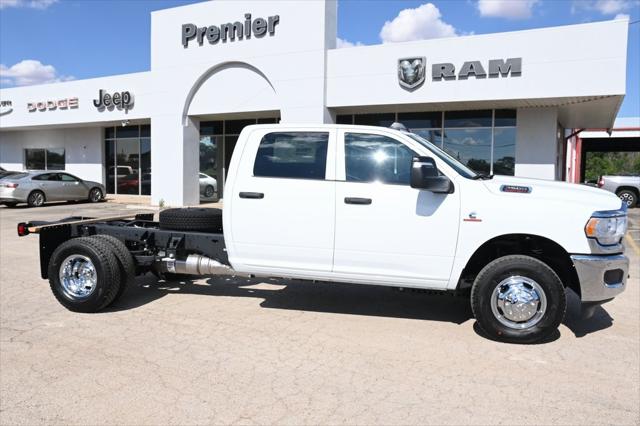 2024 RAM Ram 3500 Chassis Cab RAM 3500 TRADESMAN CREW CAB CHASSIS 4X4 60 CA