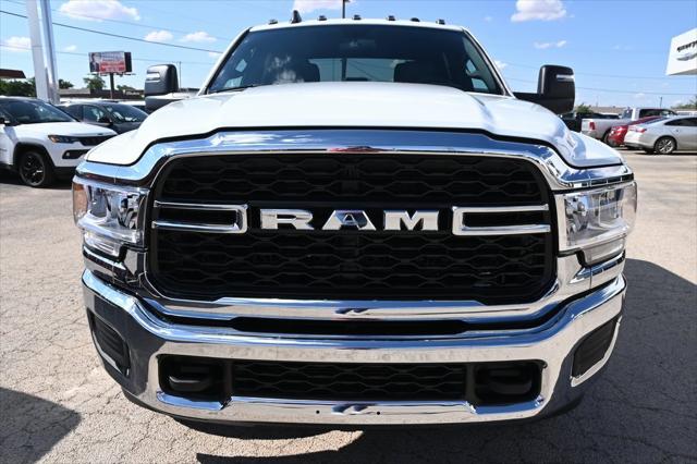 2024 RAM Ram 3500 Chassis Cab RAM 3500 TRADESMAN CREW CAB CHASSIS 4X4 60 CA