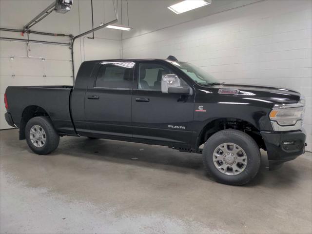 2024 RAM Ram 3500 RAM 3500 LARAMIE MEGA CAB 4X4 64 BOX