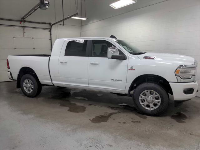 2024 RAM Ram 3500 RAM 3500 LARAMIE MEGA CAB 4X4 64 BOX