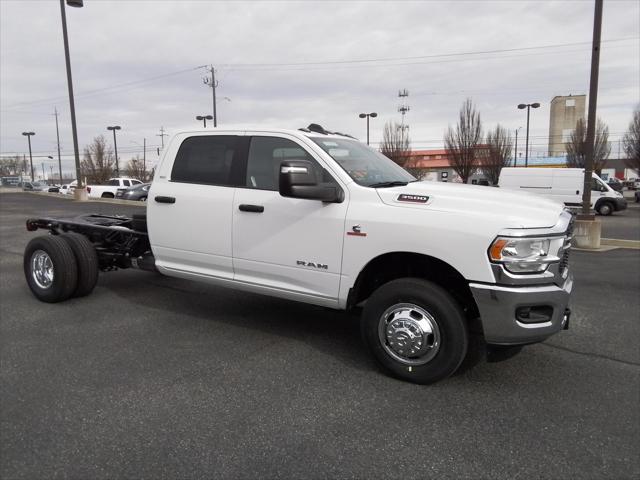 2024 RAM Ram 3500 Chassis Cab RAM 3500 SLT CREW CAB CHASSIS 4X4 60 CA