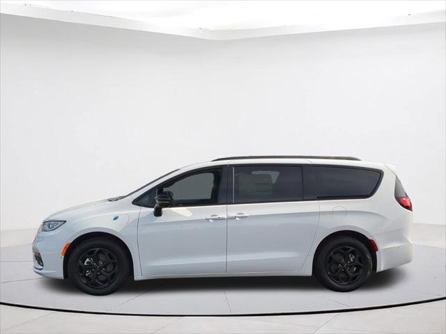 2024 Chrysler Pacifica Hybrid PACIFICA PLUG-IN HYBRID PREMIUM S APPEARANCE