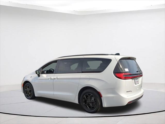 2024 Chrysler Pacifica Hybrid PACIFICA PLUG-IN HYBRID PREMIUM S APPEARANCE