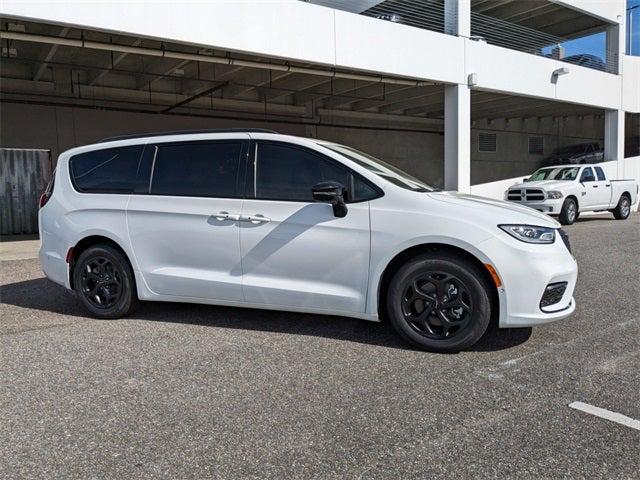 2024 Chrysler Pacifica Hybrid PACIFICA PLUG-IN HYBRID PREMIUM S APPEARANCE