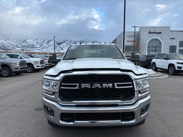 2024 RAM Ram 3500 Chassis Cab RAM 3500 TRADESMAN CREW CAB CHASSIS 4X4 60 CA