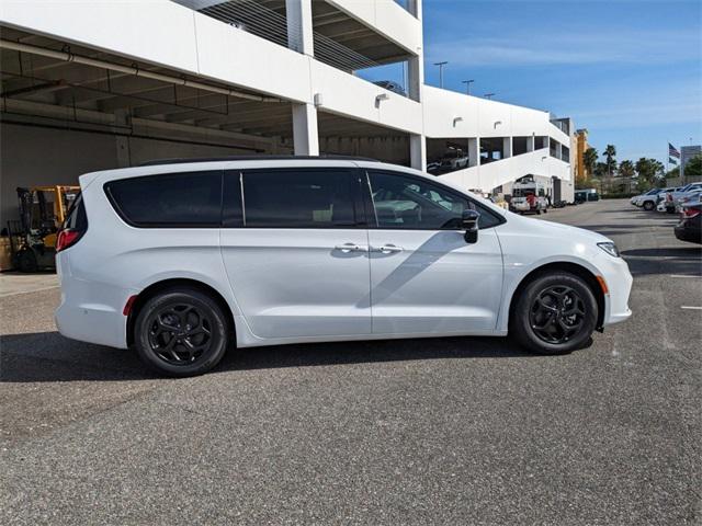 2024 Chrysler Pacifica Hybrid PACIFICA PLUG-IN HYBRID PREMIUM S APPEARANCE