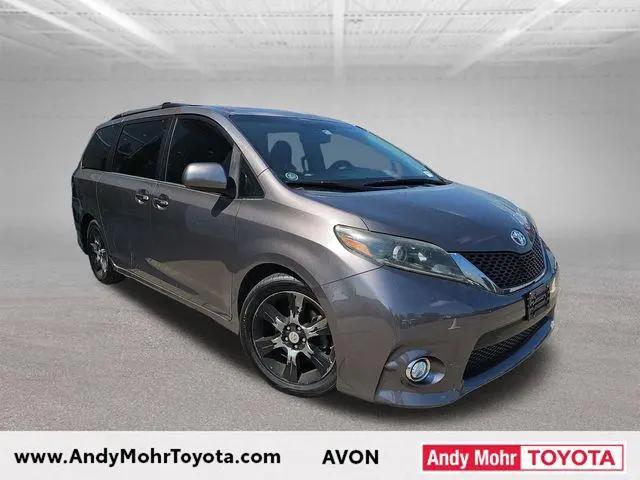 2015 Toyota Sienna SE 8 Passenger for sale in Avon, IN