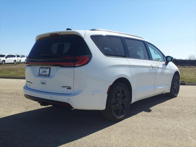 2024 Chrysler Pacifica PACIFICA LIMITED AWD