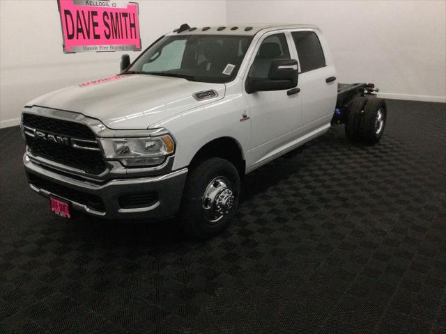 2024 RAM Ram 3500 Chassis Cab RAM 3500 TRADESMAN CREW CAB CHASSIS 4X4 60 CA