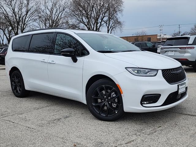 2024 Chrysler Pacifica PACIFICA TOURING L AWD