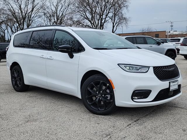 2024 Chrysler Pacifica PACIFICA TOURING L AWD