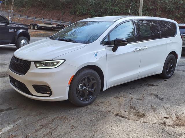 2024 Chrysler Pacifica Hybrid PACIFICA PLUG-IN HYBRID S APPEARANCE