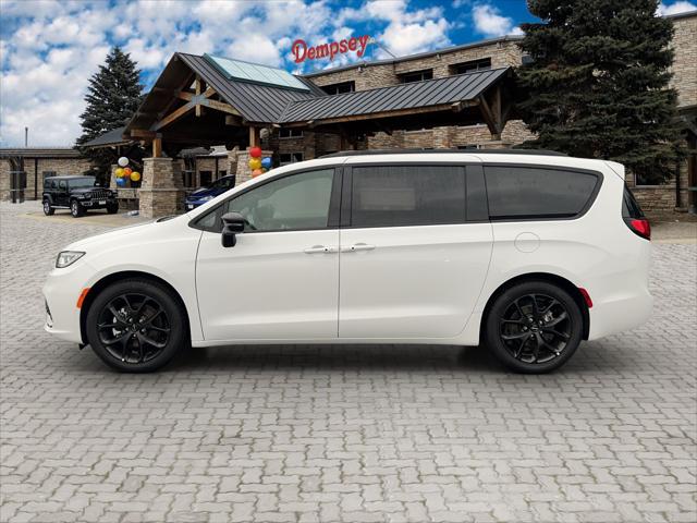 2024 Chrysler Pacifica PACIFICA LIMITED