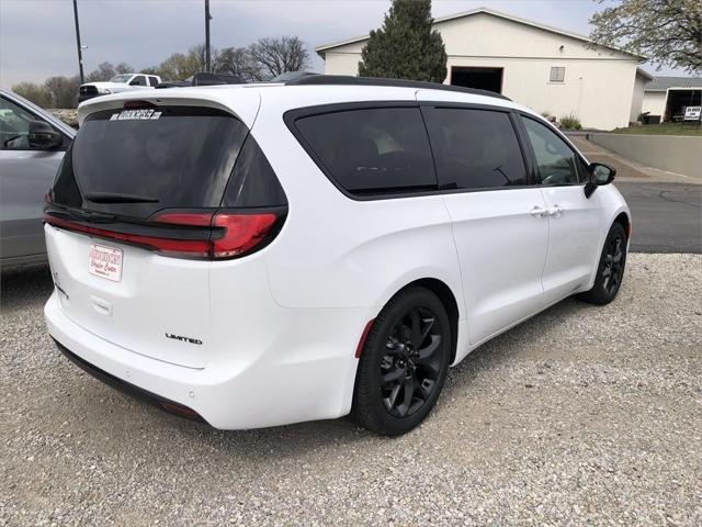 2024 Chrysler Pacifica PACIFICA LIMITED