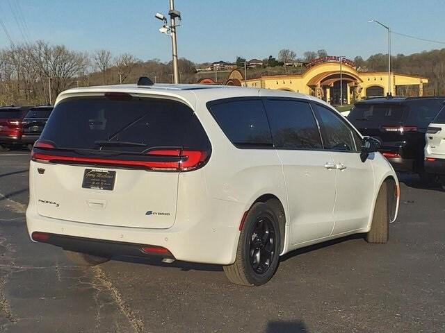 2024 Chrysler Pacifica Hybrid PACIFICA PLUG-IN HYBRID S APPEARANCE