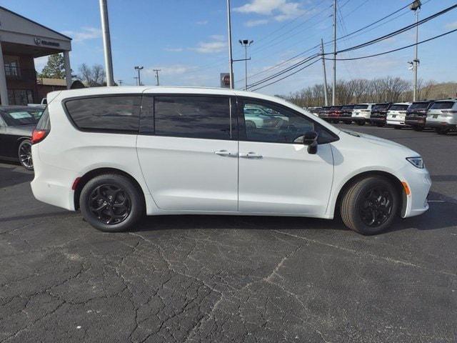 2024 Chrysler Pacifica Hybrid PACIFICA PLUG-IN HYBRID S APPEARANCE