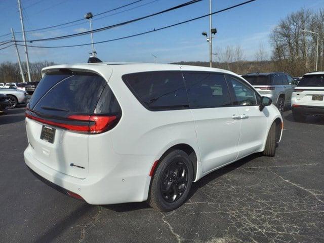 2024 Chrysler Pacifica Hybrid PACIFICA PLUG-IN HYBRID S APPEARANCE