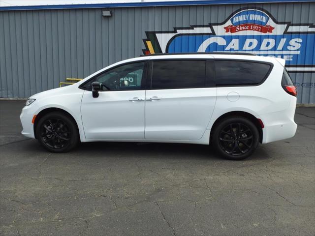 2024 Chrysler Pacifica PACIFICA LIMITED AWD