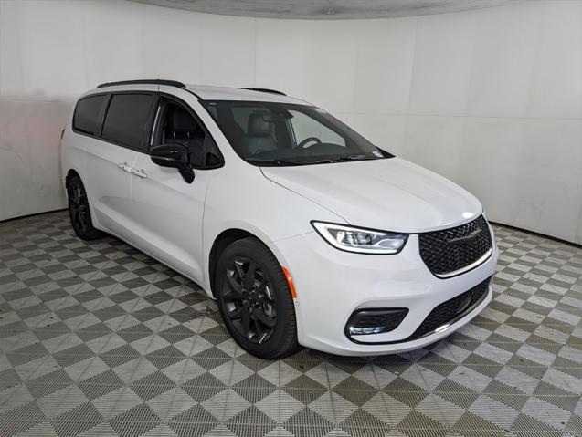 2024 Chrysler Pacifica Hybrid PACIFICA PLUG-IN HYBRID S APPEARANCE