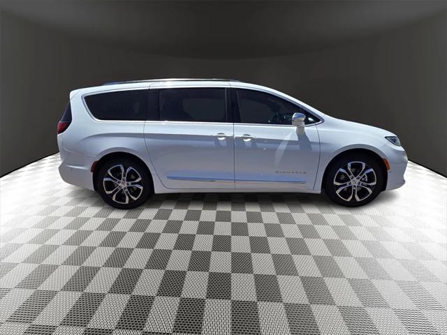 2024 Chrysler Pacifica PACIFICA PINNACLE