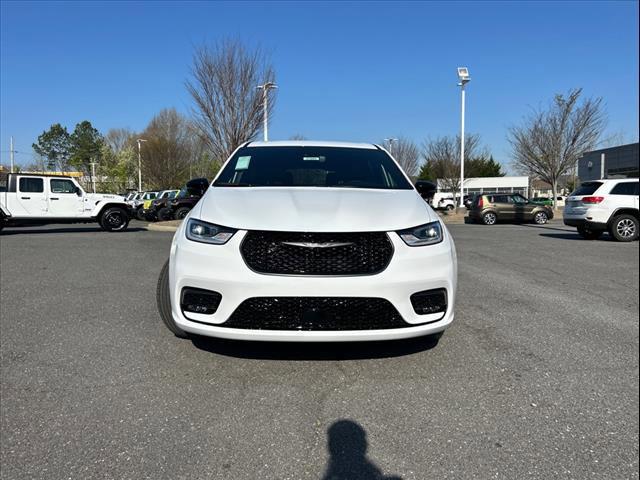 2024 Chrysler Pacifica Hybrid PACIFICA PLUG-IN HYBRID S APPEARANCE