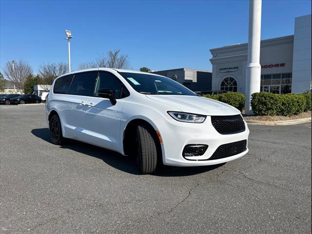 2024 Chrysler Pacifica Hybrid PACIFICA PLUG-IN HYBRID S APPEARANCE