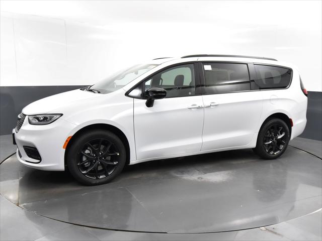 2024 Chrysler Pacifica PACIFICA TOURING L AWD