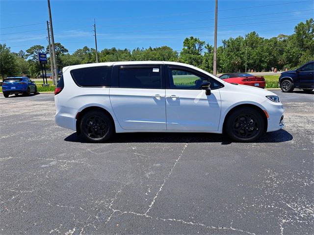 2024 Chrysler Pacifica Hybrid PACIFICA PLUG-IN HYBRID S APPEARANCE