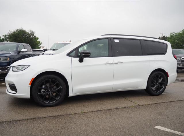 2024 Chrysler Pacifica PACIFICA LIMITED