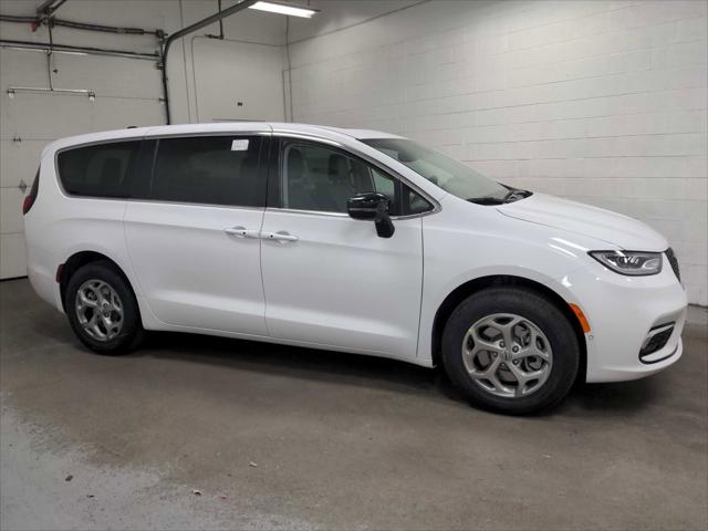 2024 Chrysler Pacifica PACIFICA LIMITED AWD